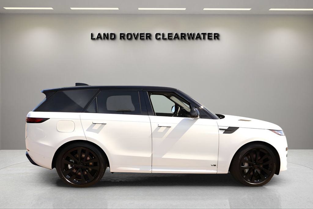 New 2026 Land Rover Range Rover Sport Dynamic SE AWD/4WD image 6