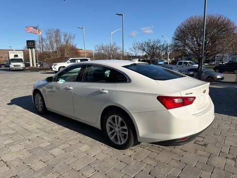 Used 2018 Chevrolet Malibu LT image 17