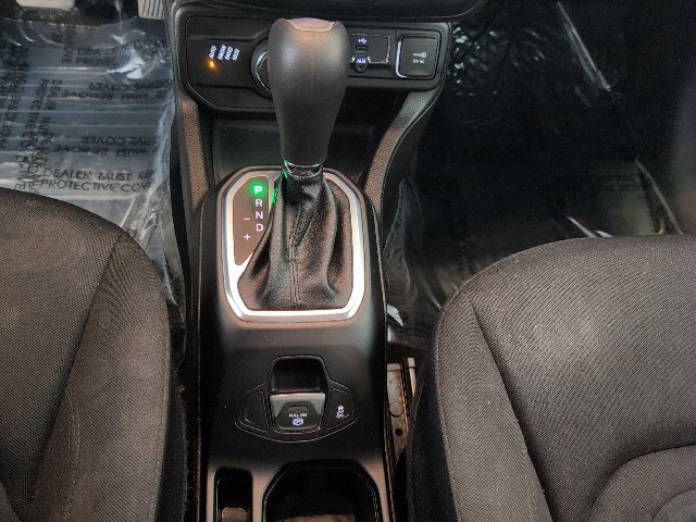 Used 2018 Jeep Renegade Latitude w/ Cold Weather Group AWD/4WD image 25