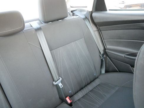 Used 2017 Ford Focus SEL w/ Cold Weather Package FWD image 14