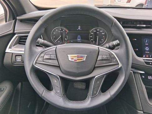 Used 2025 Cadillac XT5 Luxury w/ LPO, Floor Liner Package image 10