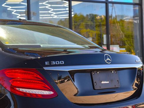 Used 2019 Mercedes-Benz E 300 4MATIC w/ Convenience Package image 15