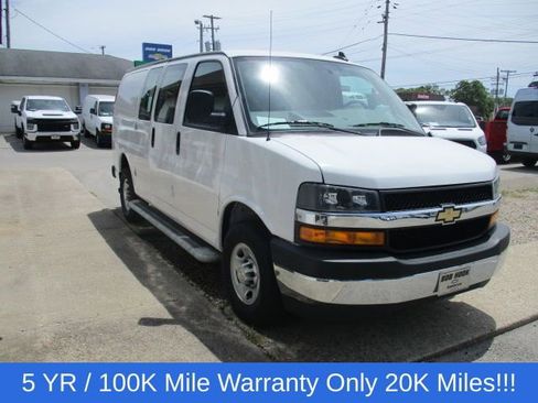 Used 2024 Chevrolet Express 2500 w/ Driver Convenience Package RWD image 3