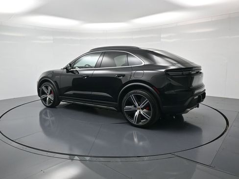 New 2026 Porsche Macan 4S Electric image 3