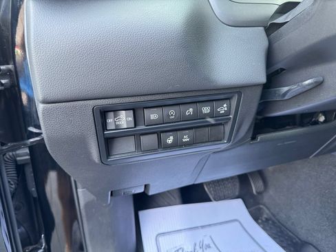 Used 2024 Toyota Tundra Limited AWD/4WD image 25