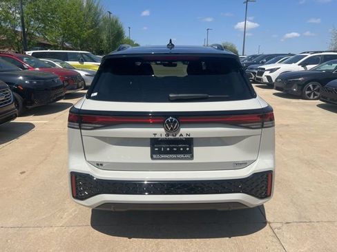 New 2026 Volkswagen Tiguan SE R-Line AWD/4WD image 5