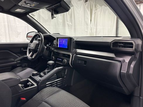 Used 2025 Toyota 4Runner SR5 AWD/4WD image 61