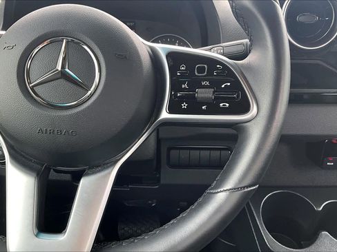 Used 2024 Mercedes-Benz Sprinter 2500 image 22