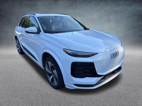Used 2025 Audi Q6 e-tron Premium Plus AWD/4WD image 3