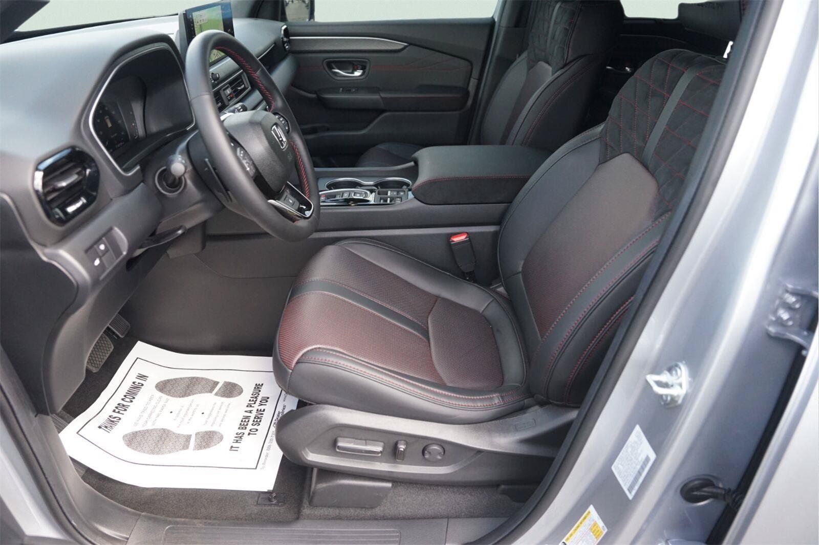Used 2026 Honda Pilot Black Edition image 9