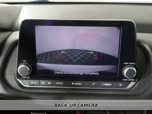 Used 2024 Nissan Rogue SV image 5