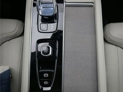 New 2026 Volvo XC90 B6 Ultra image 10