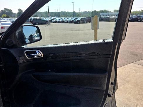 Used 2012 Jeep Grand Cherokee Laredo image 16