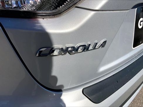 Used 2020 Toyota Corolla LE image 29