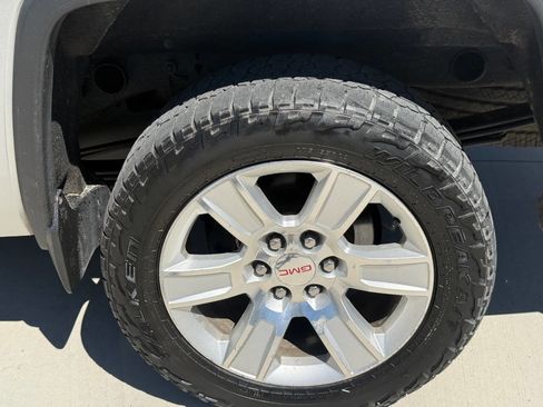 Used 2014 GMC Sierra 1500 SLE w/ SLE Value Package AWD/4WD image 3