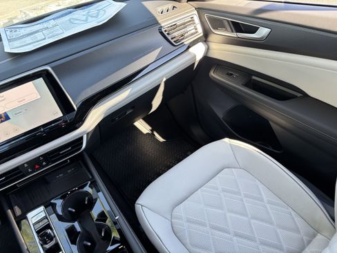 New 2026 Volkswagen Atlas Cross Sport SEL Premium R-Line image 13