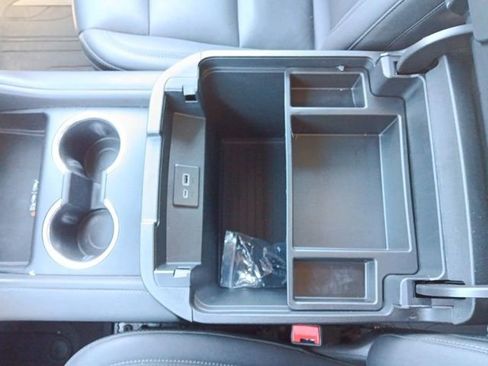 Used 2023 Chevrolet Tahoe Z71 w/ Luxury Package image 27