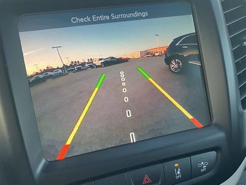 Used 2018 Jeep Cherokee Limited w/ Technology Group image 17