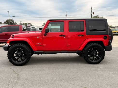 Used 2018 Jeep Wrangler Unlimited Sahara AWD/4WD image 6