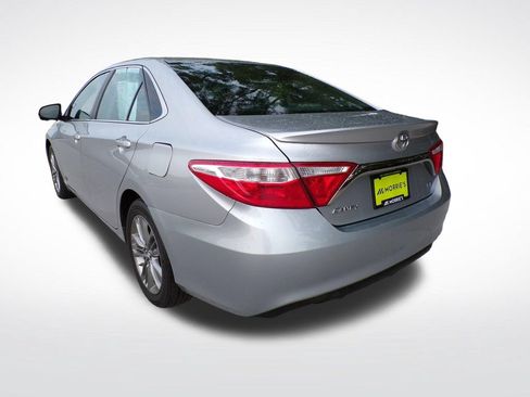 Used 2017 Toyota Camry SE FWD image 4