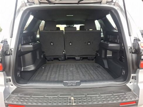 Used 2025 Toyota 4Runner SR5 image 28