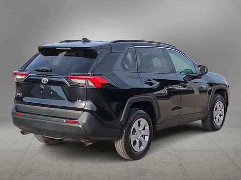 Used 2021 Toyota RAV4 LE AWD/4WD image 8