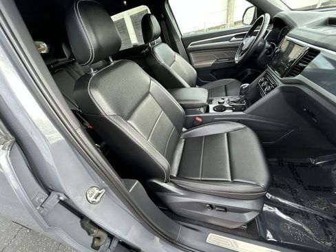 Used 2022 Volkswagen Atlas Cross Sport SEL R-Line image 24