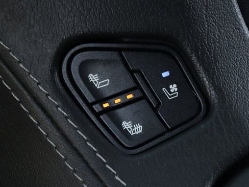 Used 2020 Chevrolet Suburban Premier image 37