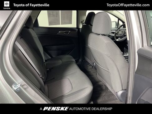 Used 2025 Kia Sportage LX image 7