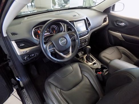 Certified 2018 Jeep Cherokee Limited w/ Technology Group image 10