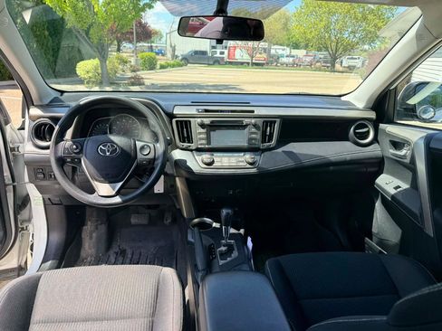 Used 2014 Toyota RAV4 XLE image 16