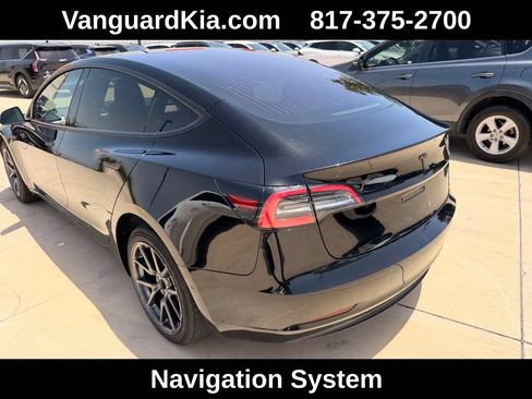 Used 2018 Tesla Model 3 Mid Range RWD image 2