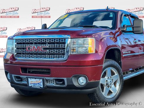Used 2013 GMC Sierra 2500 Denali w/ Suspension Package, Off-Road image 2