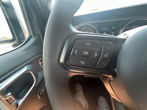 Used 2023 Jeep Gladiator Sport AWD/4WD image 26