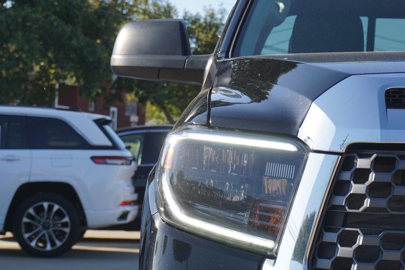 Used 2021 Toyota Tundra SR5 AWD/4WD image 9