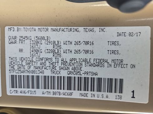 Used 2017 Toyota Tacoma TRD Off-Road w/ Premium & Technology Package image 38