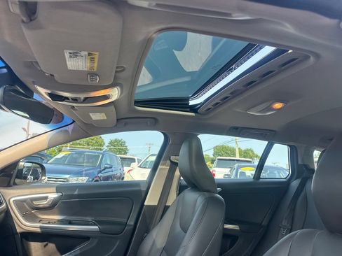 Used 2016 Volvo V60 T5 Premier w/ Convenience Package FWD image 21