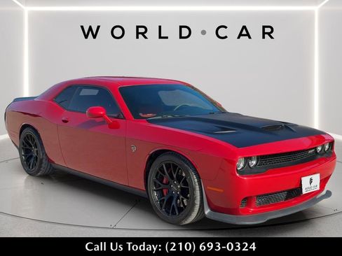 Used 2016 Dodge Challenger SRT Hellcat image 1