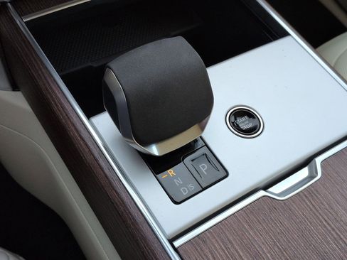 New 2026 Land Rover Range Rover SE image 18