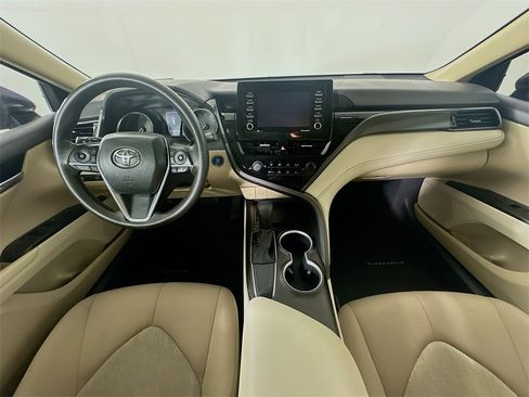 Used 2021 Toyota Camry LE image 10