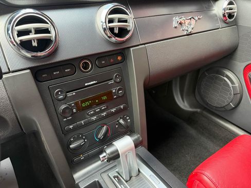 Used 2006 Ford Mustang GT RWD image 25