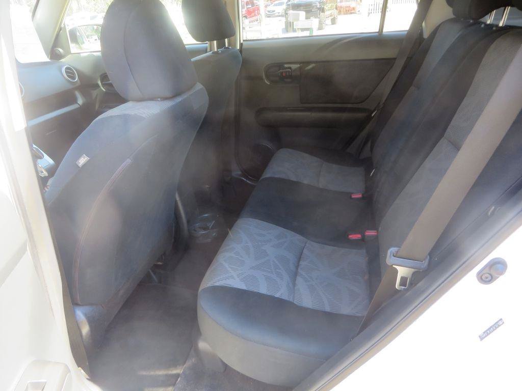 Used 2014 Scion xB FWD image 22