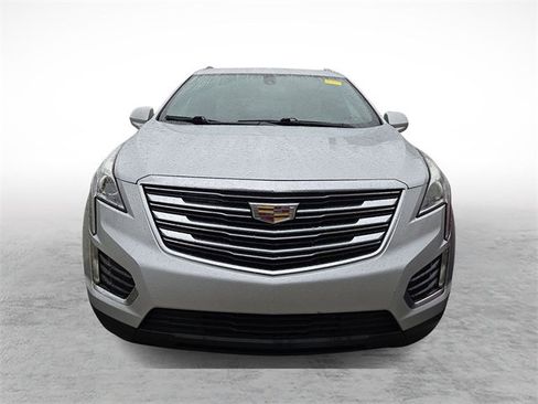 Used 2017 Cadillac XT5 FWD image 2