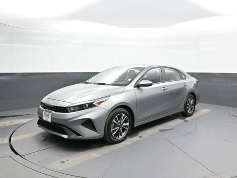 Certified 2024 Kia Forte LXS w/ LXS Technology Package image 1