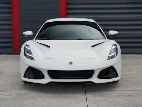 Used 2025 Lotus Emira RWD image 3