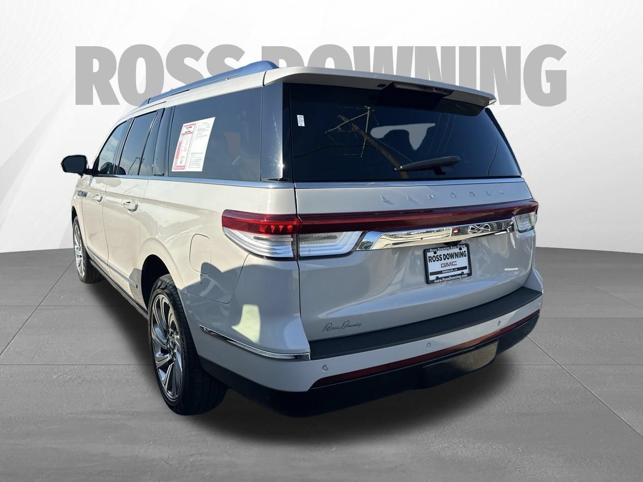 Used 2024 Lincoln Navigator L Reserve AWD/4WD image 6