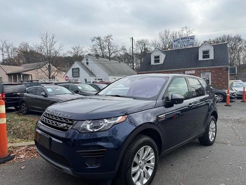 Used 2019 Land Rover Discovery Sport SE image 4