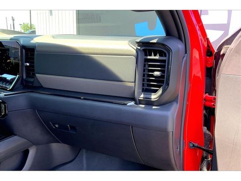 Used 2024 Chevrolet Silverado 1500 ZR2 w/ Technology Package AWD/4WD image 18