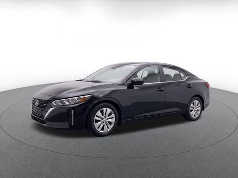 Used 2025 Nissan Sentra S FWD image 3