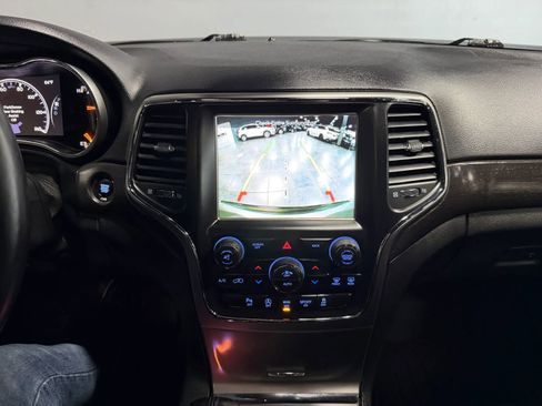 Used 2017 Jeep Grand Cherokee Altitude image 12